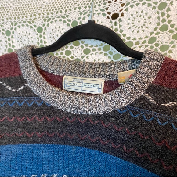 Functionals Sweater - Picture 8 of 9